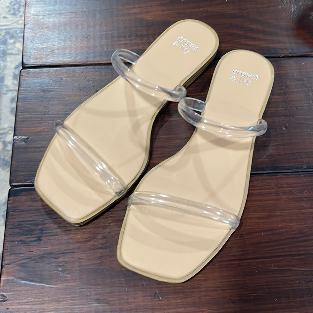 Crown & Ivy Flat sandals